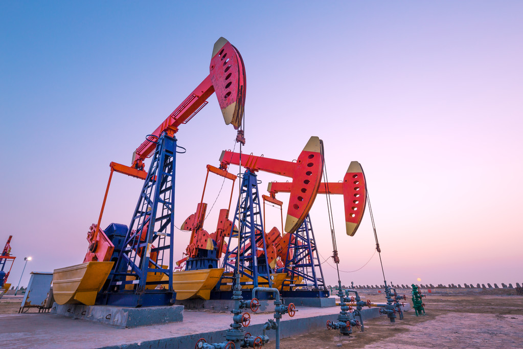 原油预计继续震荡关注中期减产的落实情况
