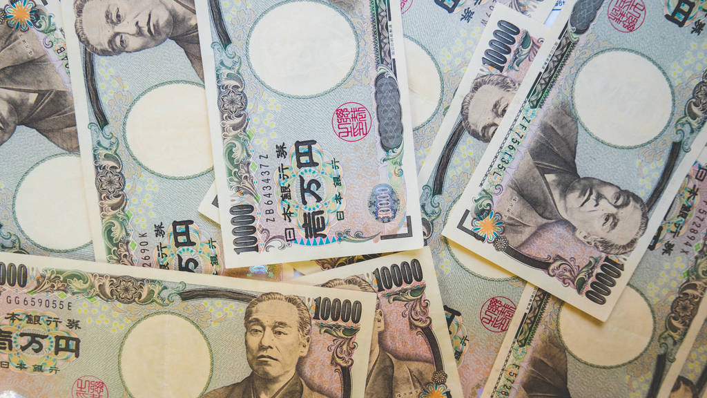 ADP就业意外爆冷 美元/日元跌至148.77