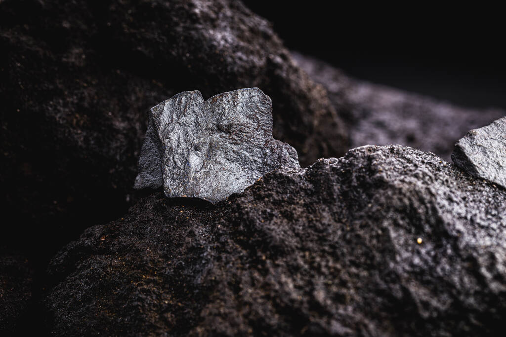 铁矿石供应趋于宽松 期货盘面仍有望继续回调