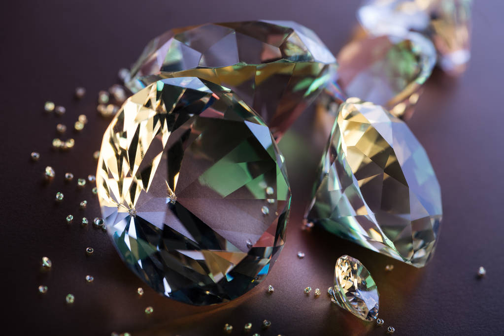 11月21日培育钻石板块主力资金净流出超2亿元