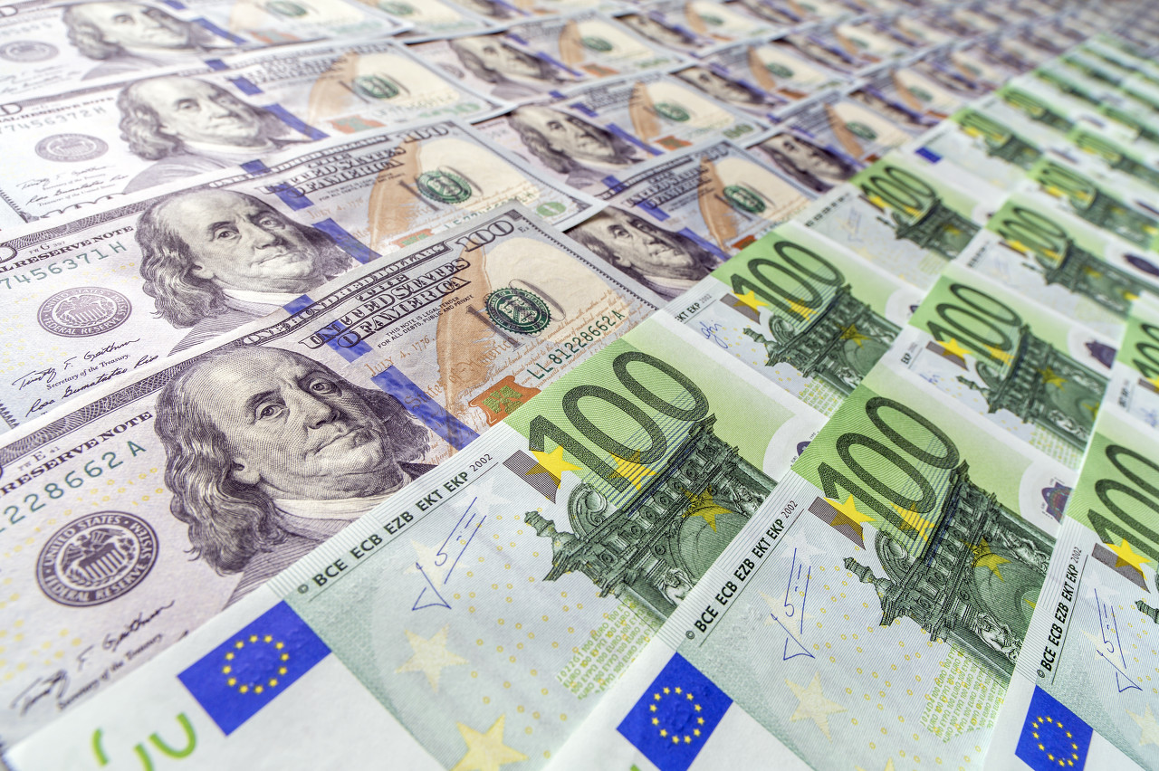 欧洲央行下调利率变动预期 欧元兑美元跌至1.0900下方
