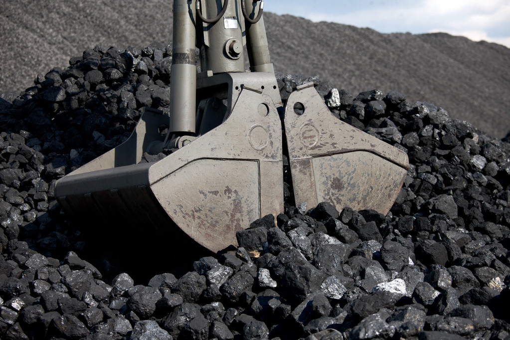 临近假期产地煤矿逐步放假 焦煤中期逢低做多