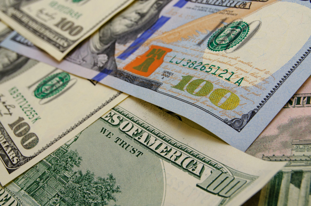 美联储鲍威尔发出鸽派信息 推动美元普遍走低