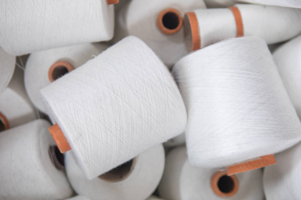 短纤基本面小幅改善 短期价格跟随成本震荡