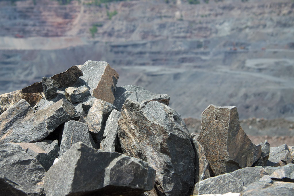 铁矿石供需边际改善 短期盘面或延续反弹走势
