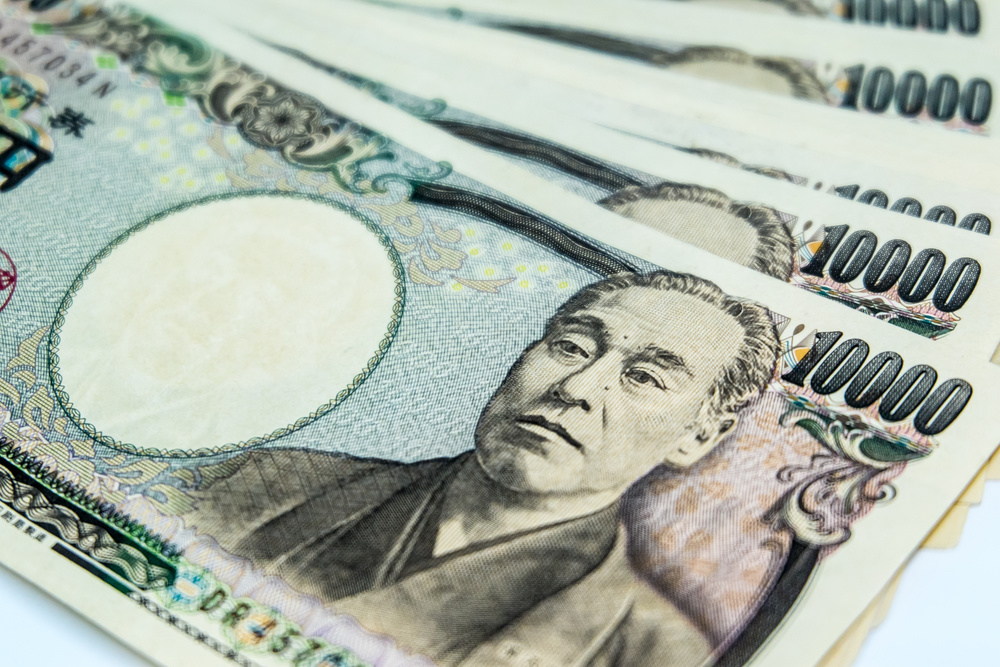 日元在数月低谷附近徘徊