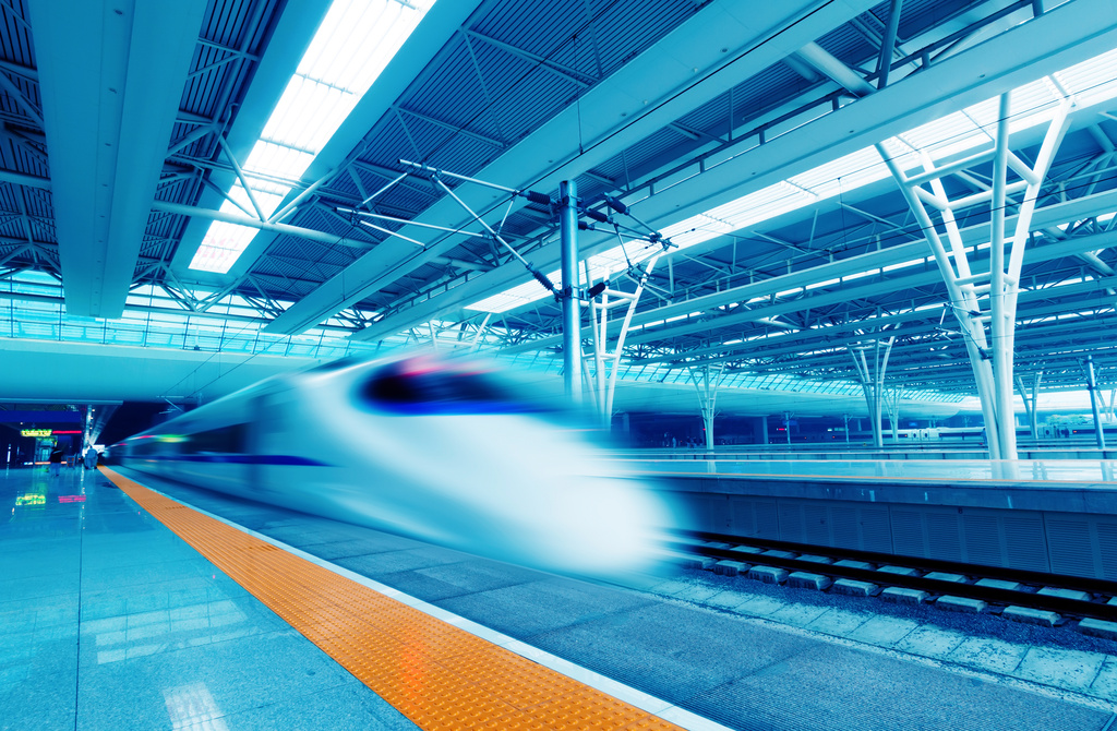 時速可達(dá)450公里！中國又推出“領(lǐng)先世界”的列車