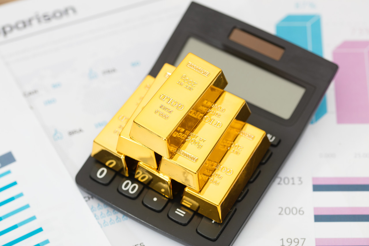 美聯(lián)儲暫不急于降息 現(xiàn)貨黃金沖高回落