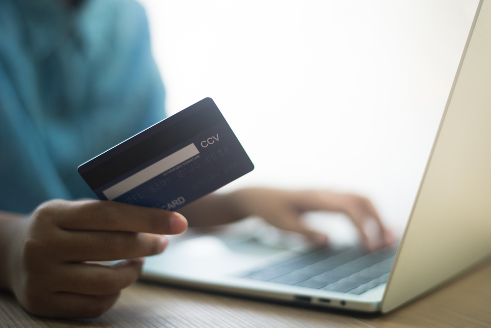 浦发信用卡 超6红包消费达标送红包