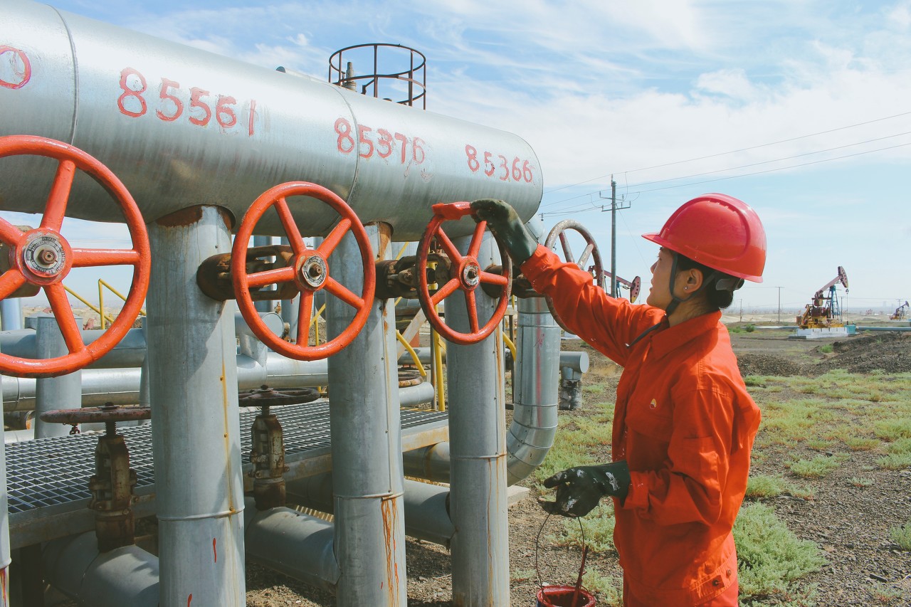 OPEC+内部也再次因产量配额而发生争议 油价小幅上涨