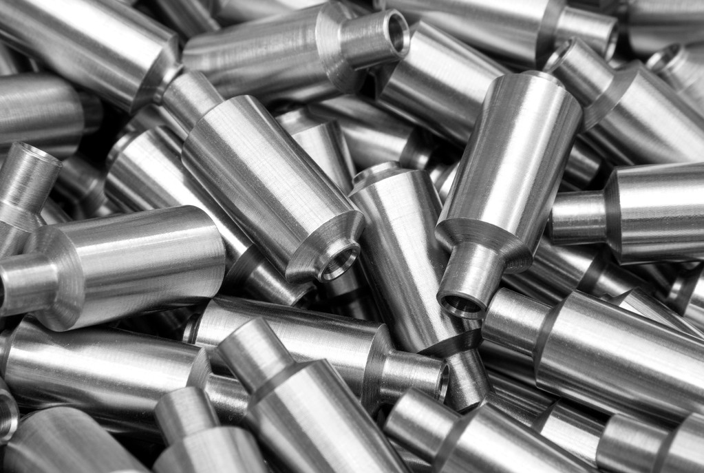 消费淡季下游采买不足 沪锌短期或维持震荡偏弱