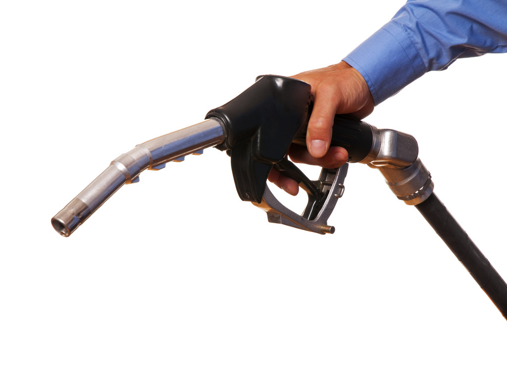 油价调整最新消息:今日(8月26日)油价预计下调0.13元/升-0.16元/升