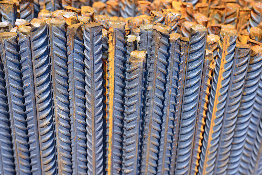 下游行业未见好转 螺纹钢短期或维持震荡运行态势