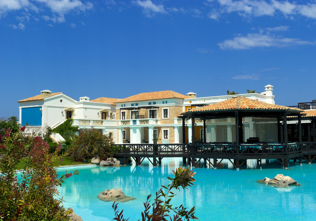 2025年9月30日旅游酒店板块报16672.52点 跌幅达0.36%