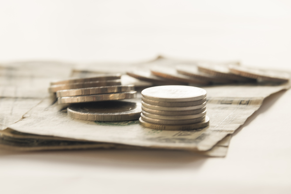 美元走弱与降息预期共振 白银持稳46.93伺机上攻