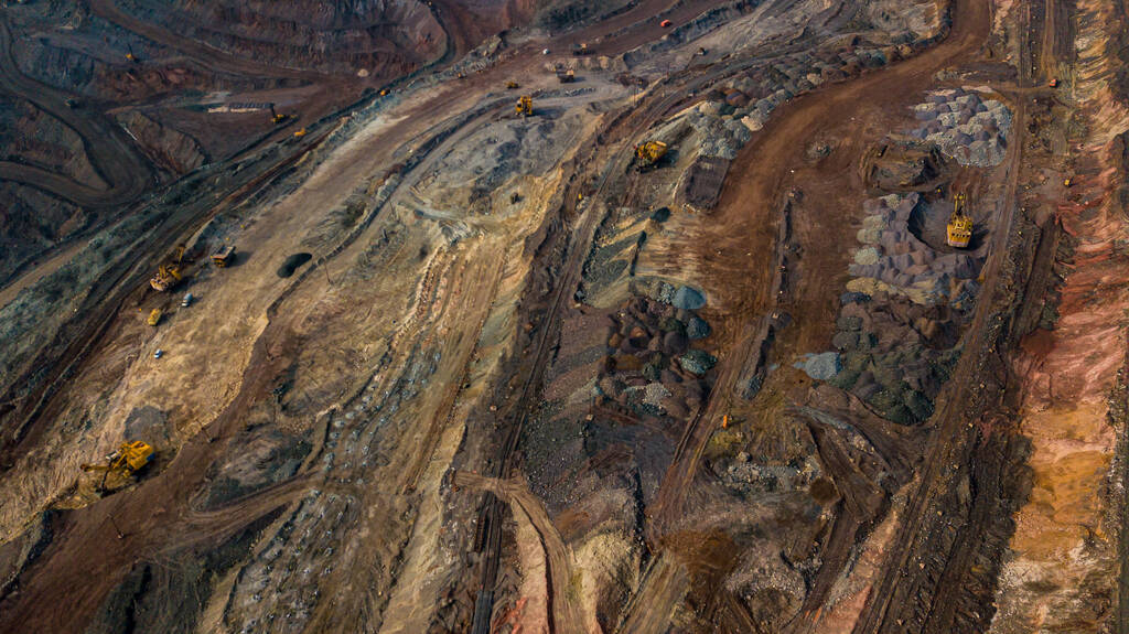 日本“雙面豪賭”——稀土靠美國 能源靠俄羅斯