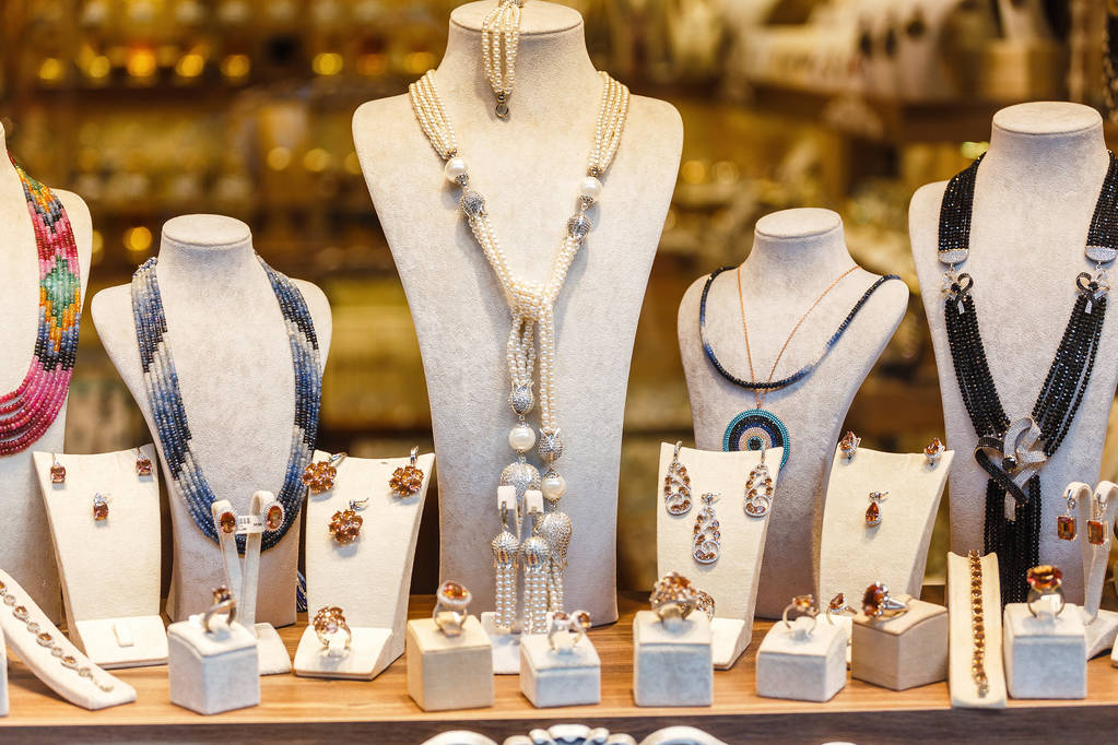 曼卡龙今日股价:2024年10月29日收盘报18.02元 上涨0.73%