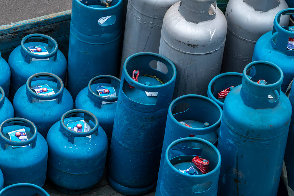 天然气价格震荡走低 美国天然气产量已达约1087亿立方英尺/日