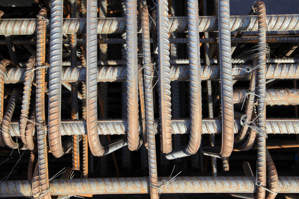 市场基本面表现不佳 螺纹钢短期走势或延续低位震荡运行