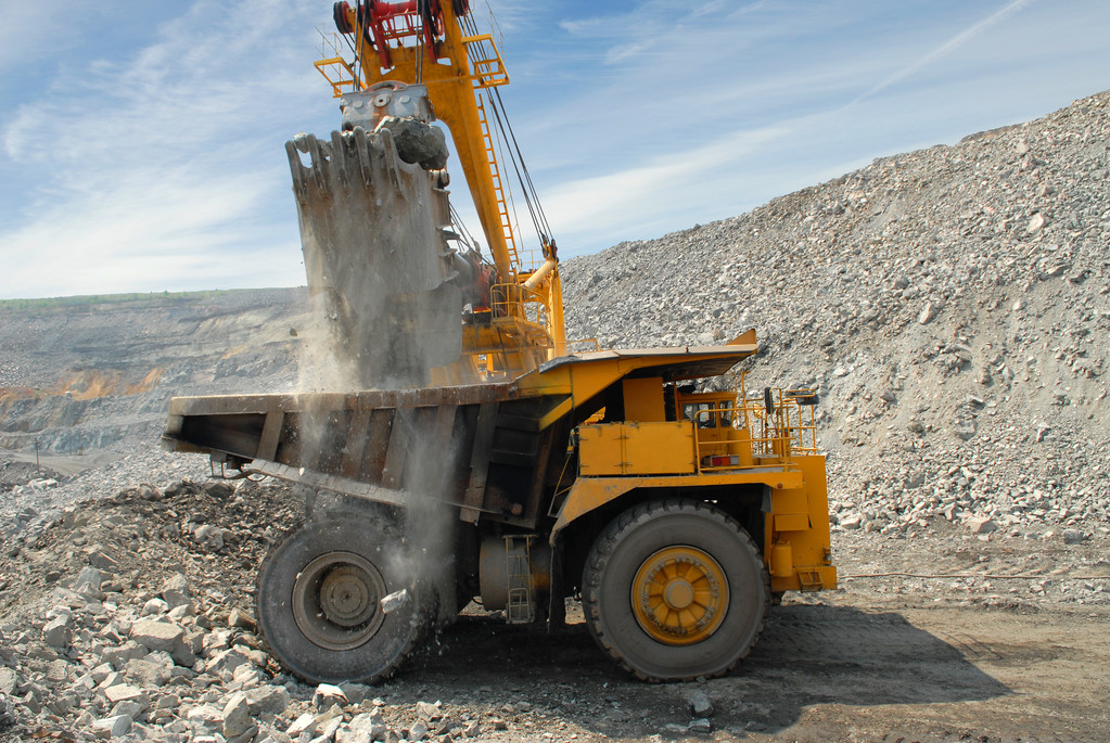 港口库存保持高位 预计铁矿石短期震荡承压运行