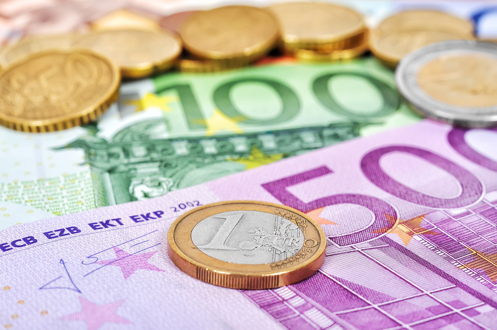 欧元震荡上行 通胀韧性形成支撑