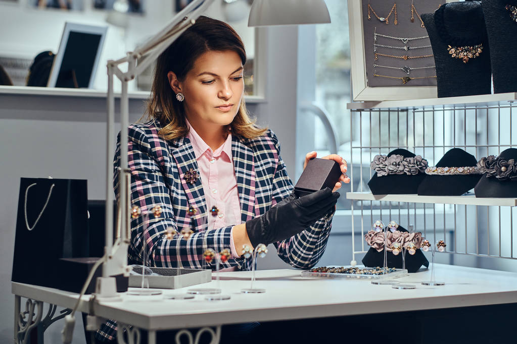 中国黄金今日股价：12月10日收盘下跌0.00%