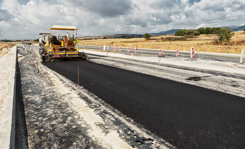 原料供应存在不稳定性构成提振 沥青裂解上行至高位运行