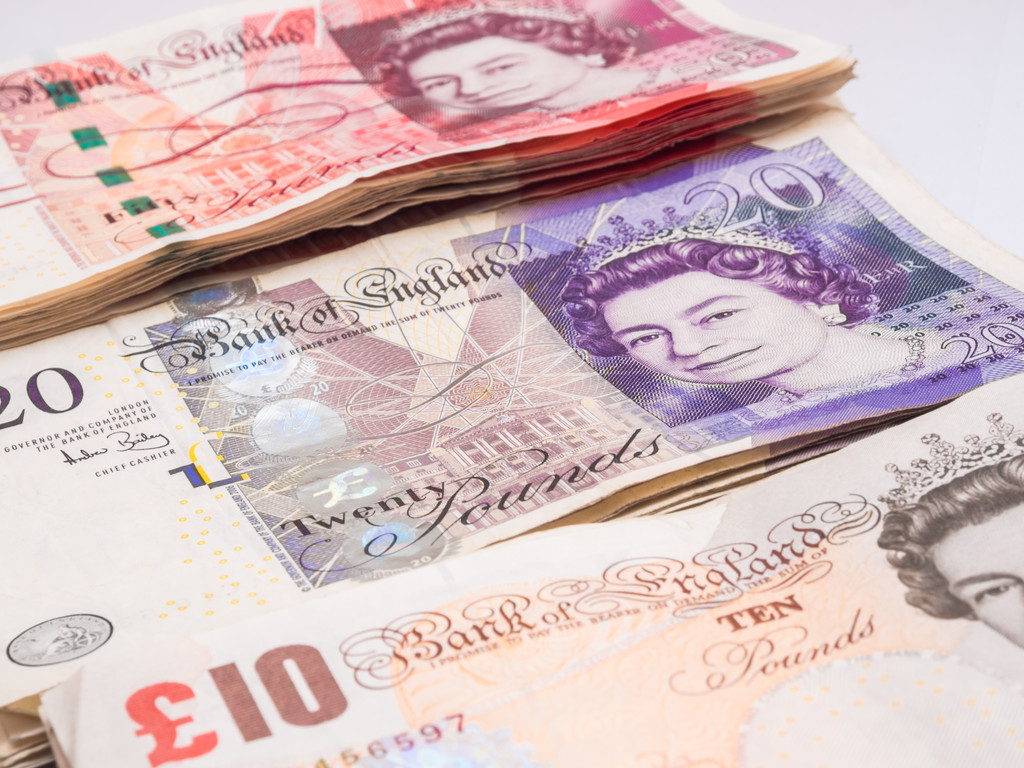 英国央行加息预期降温 英镑1.3500命悬一线