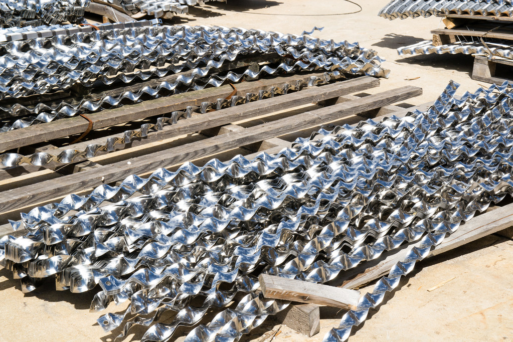 铝价短期内维持高位震荡 中东地缘风险持续存在