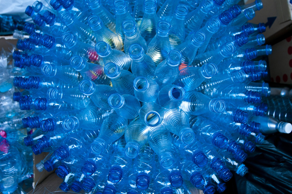 瓶片外部成本端剧烈波动 价格难以形成单边趋势