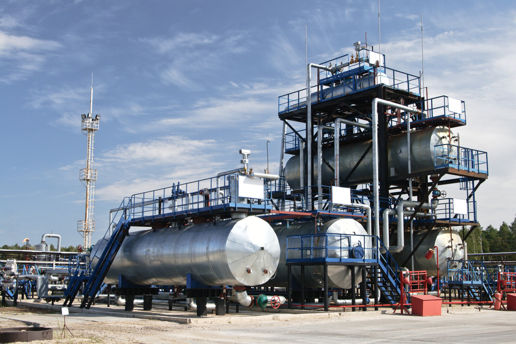 国内期市原油板块全线大涨 燃料油主力涨超4%