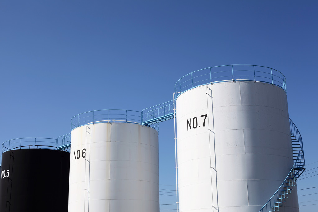 中东局势扰动航运受阻 燃料油期价走势偏强