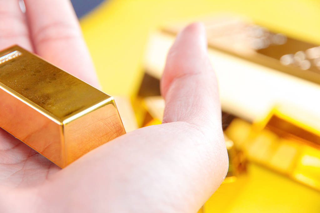 美伊紧张局势再度升温 金价高开震荡