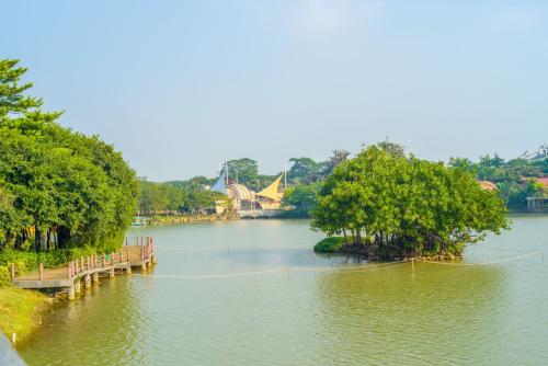 簡介: 海上田園旅遊區位於深圳市寶安區西部沙井,福永