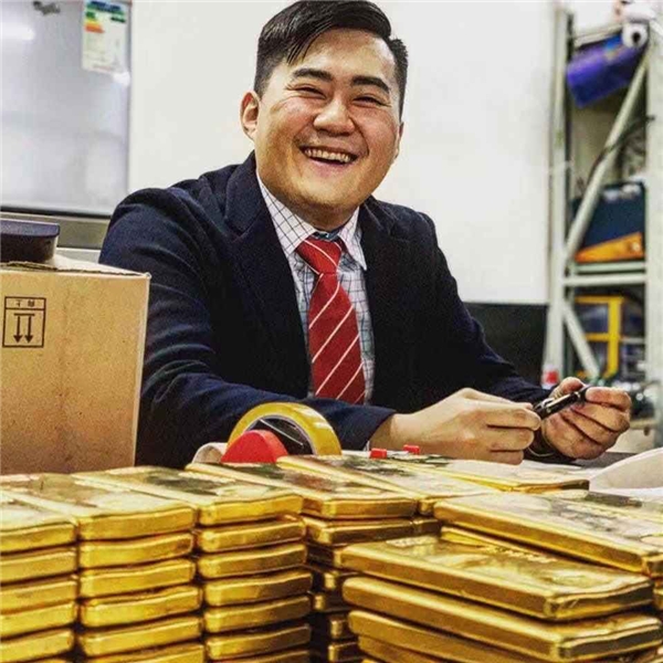 钜亨黄金老总_黄金比例脸