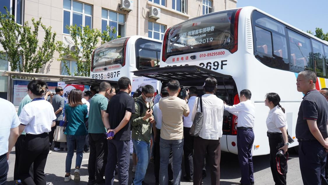 首都氢能示范跑出加速度！新一批50台苏州金龙氢能大巴上线北京